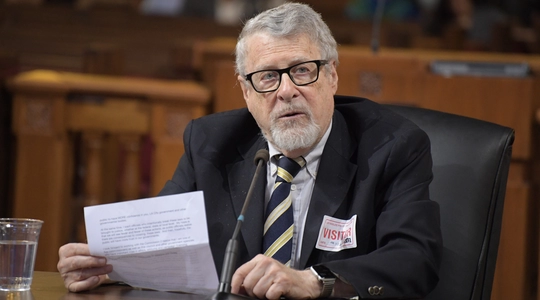 Council Approves New Ethics Commissioner