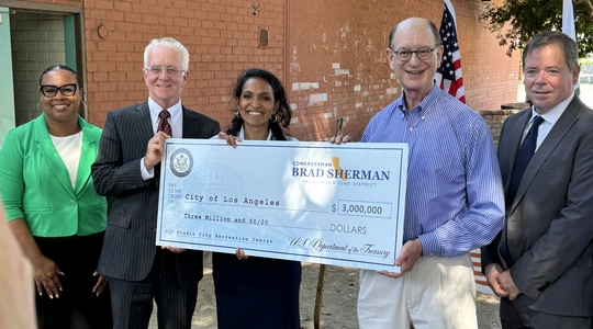 A photo of Councilmember Krekorian announcing the funding with Councilmember Nithya Raman and U.S. Representative Congressman Brad Sherman.
