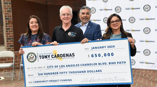 L to R: State Assemblymember Luz Rivas, Councilmember Paul Krekorian, Rep. Tony Cárdenas, and Laura Rubio-Cornejo, General manager of the Department of Transportation.