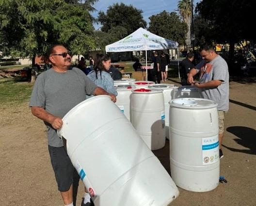 Volunteers turned out for Office of Community Beautification Community Cleanup and Resource Fair at Valley Plaza Park.olunteer turned out for Office of Community Beautification Community Cleanup and Resource Fair at Valley Plaza Park.