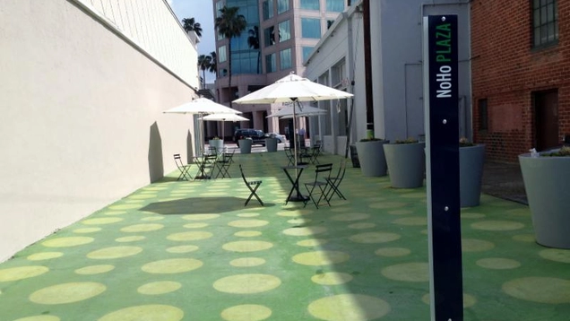 noho_plaza668a.jpg noho_plaza.jpg