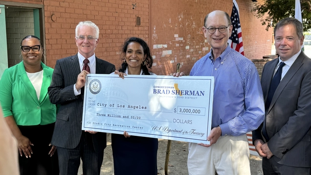 A photo of Councilmember Krekorian announcing the funding with Councilmember Nithya Raman and U.S. Representative Congressman Brad Sherman.
