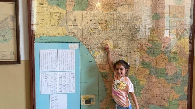 A photo of a kid at the North Hollywood-Sun Valley FamilySource Center.